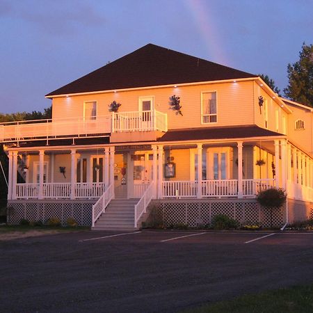Auberge Presbytere Mont Lac-Vert Hebertville Exterior photo